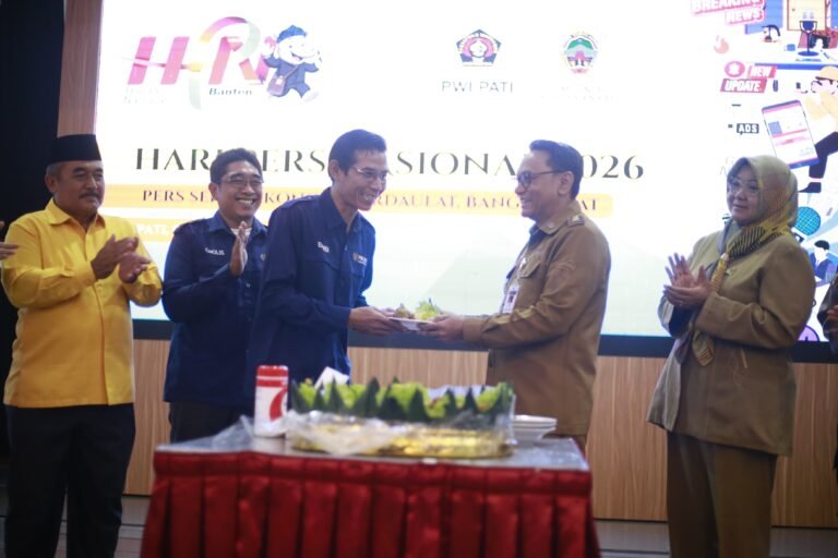 PWI Pati Salurkan Bantuan, Peringati HPN 2026