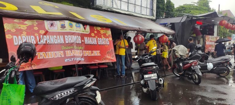 Klenteng Hok Tik Bio Pati Gelar Makan Siang Gratis, Wujud Kepedulian Sosial di Hari Imlek