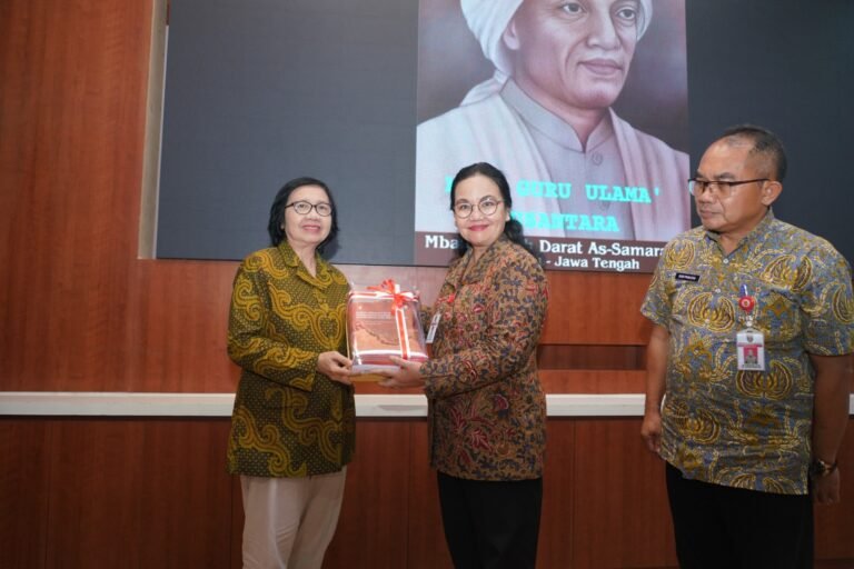 Perkuat Kesadaran Bersejarah, Pemkot Semarang Beri Penghargaan Kepada KH Sholeh Darat