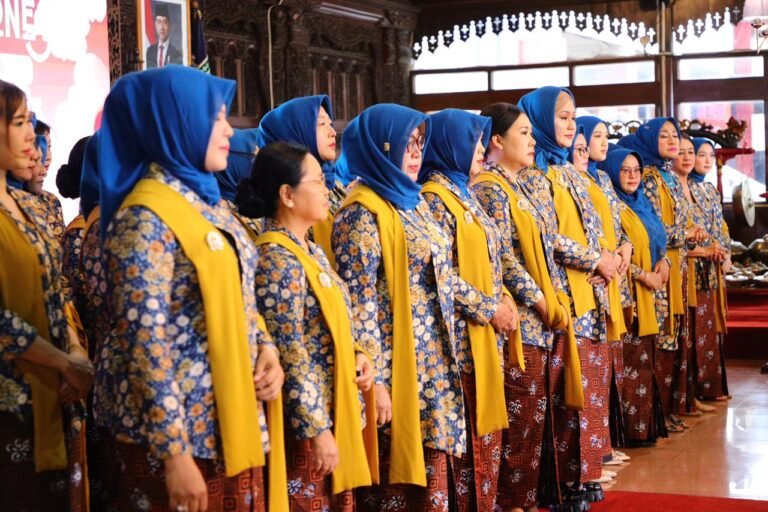Perempuan Kudus Diajak Lestarikan Kebaya dan Perkuat Ekonomi Lokal