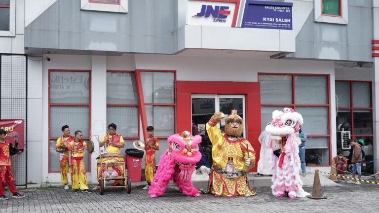 JNE Rayakan Imlek 2577 dengan Promo dan Angpau