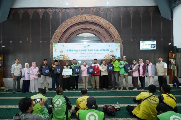 Semarak Bulan Ramadan, PLN Salurkan Bingkisan Bagi Pengemudi Ojol