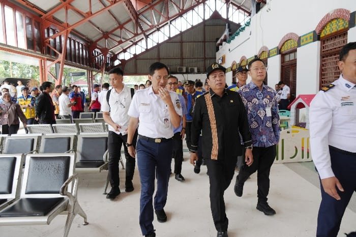 Komisi V DPR RI Tinjau Dampak Banjir di Stasiun Semarang Tawang