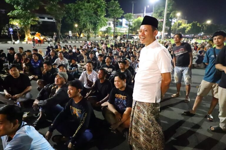 Macan Muria Menang, Pendapa Kudus Digeruduk Suporter