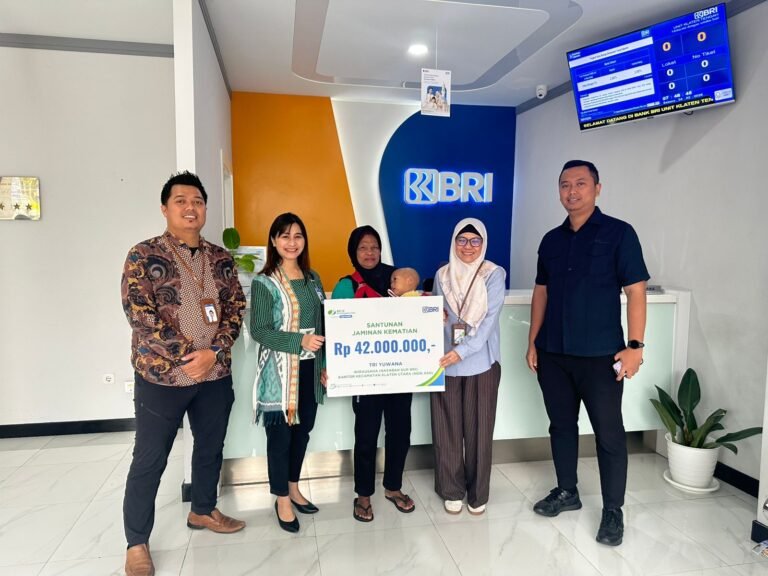 BPJS Ketenagakerjaan Klaten Salurkan Santunan JKM Rp42 Juta Bagi Nasabah KUR BRI