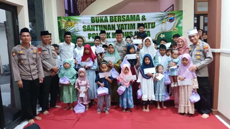 Eratkan Silaturahmi, Polsek Kudus Kota Santuni Puluhan Anak Yatim