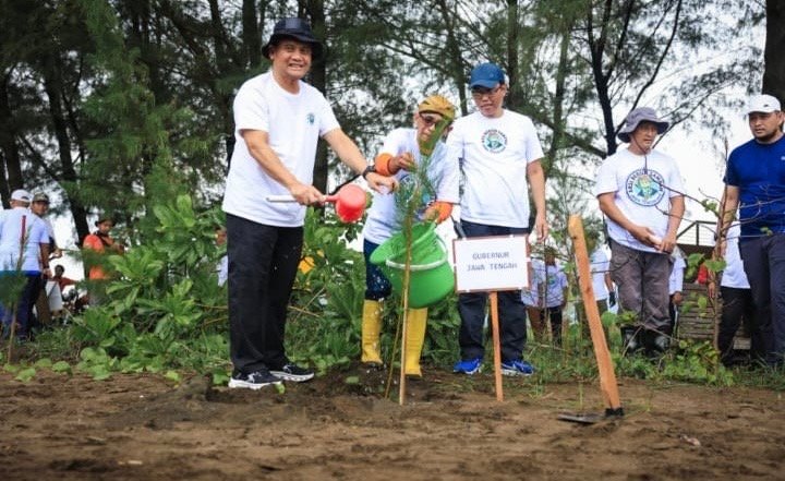 Gerakan Jawa Tengah ASRI yang Diluncurkan Ahmad Luthfi jadi Inspirasi Jaga Kebersihan Pantai