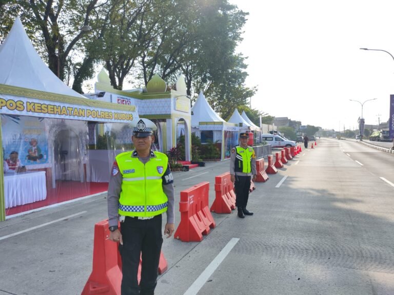 Pemudik Mulai Padati Jalur Kudus, Tim Urai Kemacetan Diterjunkan