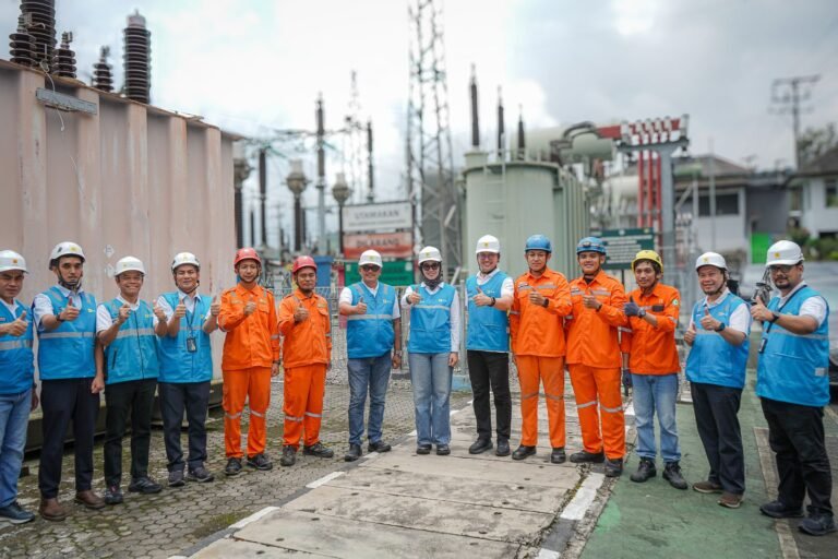 Kawal Keandalan Listrik Idulfitri, Direktur Distribusi PLN Inspeksi Jalur Transmisi Jateng